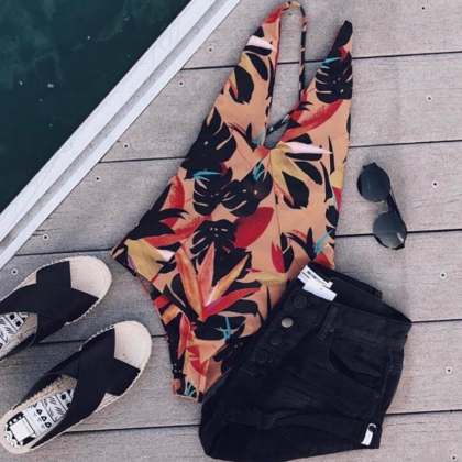 Style Sexy Maple Leaf Print Swimsuit